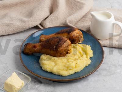 Bulvių košė su aštriomis blauzdelėmis sojų padaže pagrindine nuotrauka