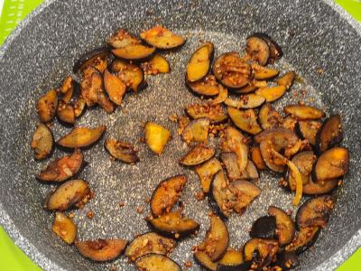 Salotos su mėsa, baklažanais ir pipirais Žingsnis 2