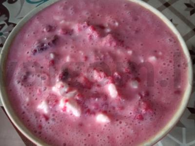 Varškės putėsiai su avietėmis pagrindine nuotrauka