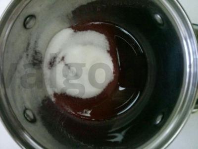 Gervuogių uogienė su graikiniais riešutais ir citrina Žingsnis 1