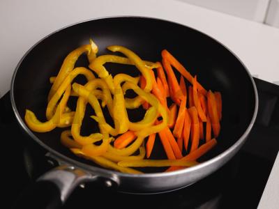 Soba su lašiša ir saldžiųjų aitriųjų paprikų padažu Žingsnis 4