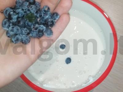 Varškės ir mėlynių PP desertas su aštriu cinamonu Žingsnis 5