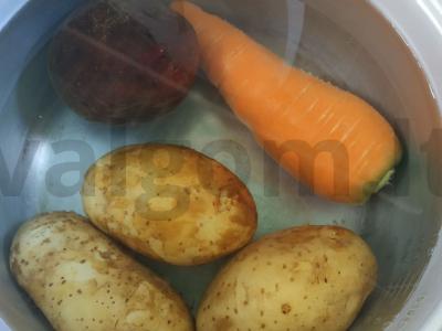 Vitaminų vinaigretė su šviežiais agurkais Žingsnis 1