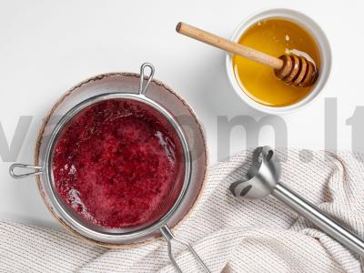 Gėrimas su spanguolėmis ir medumi Žingsnis 1