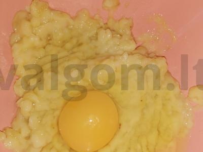 Bananiniai pusryčių blyneliai Žingsnis 4