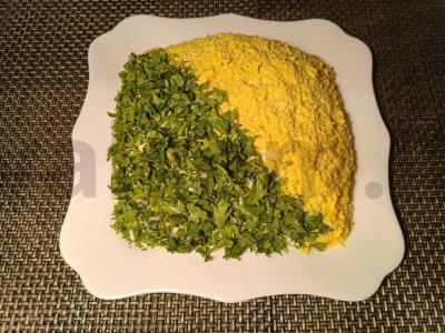 Klasikinės salotos "Mimosa" pagrindine nuotrauka