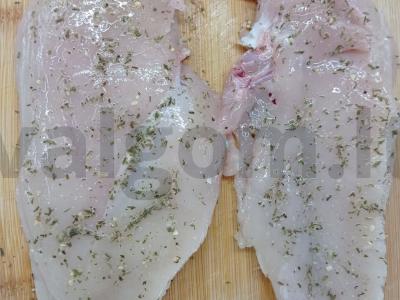 Naminės Cezario salotos su skrebučiais Žingsnis 3