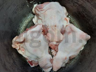 Vištienos sriuba su raugintais kopūstais Žingsnis 1