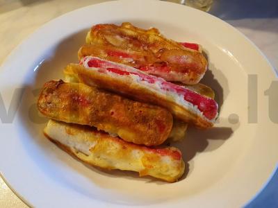 Krabų lazdelės tešloje pagrindine nuotrauka