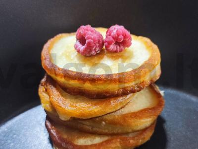 Plikyti kefyro blyneliai be kiaušinių pagrindine nuotrauka