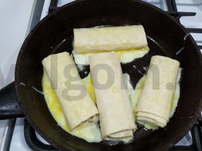 Lavašas su sūriu ir bananais kiaušinyje Žingsnis 4