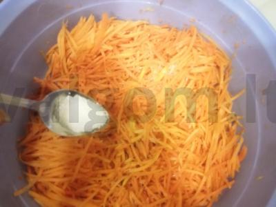 Aromatingos korėjietiškos morkos Žingsnis 2