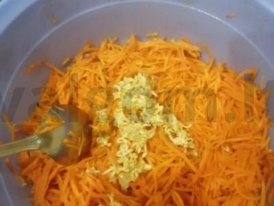 Aromatingos korėjietiškos morkos Žingsnis 7