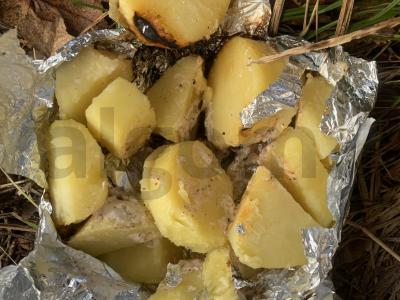 Bulvės medžio anglies padaže pagrindine nuotrauka