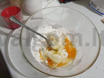 Kalėdų eglutės keksiukai Žingsnis 1