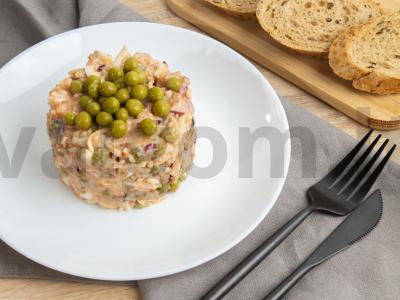 Salotos su šprotais ir žaliaisiais žirneliais Žingsnis 4