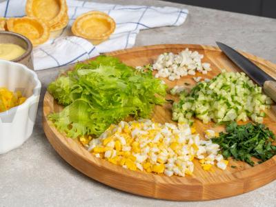 Kalmarų salotos tartaletėse Žingsnis 1