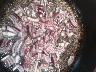 Skanus omletas su aštriosiomis paprikomis ir pomidorais Žingsnis 2