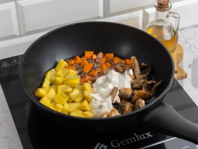 Troškinys su bulvėmis, grietine ir grybais Žingsnis 2