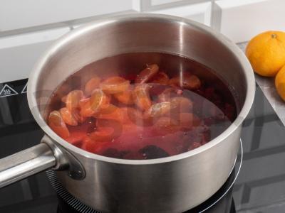 Kompotas su mandarinais, gervuogėmis ir avietėmis Žingsnis 2