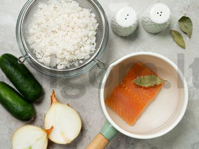 Virtos žuvies salotos su ryžiais Žingsnis 1