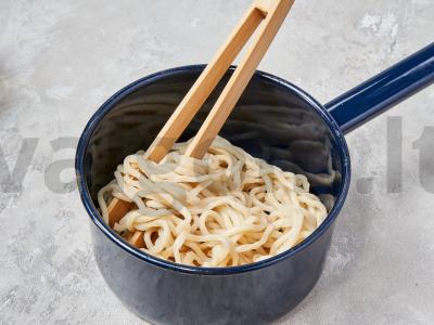 Kiaušinių makaronai su kukurūzais Žingsnis 1
