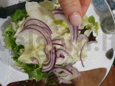 Salotos su fetos sūriu, vyšniniais pomidorais ir pesto padažu Žingsnis 1