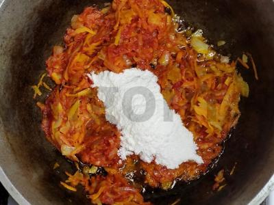 Mėsos kukuliai pomidorų padaže Žingsnis 2
