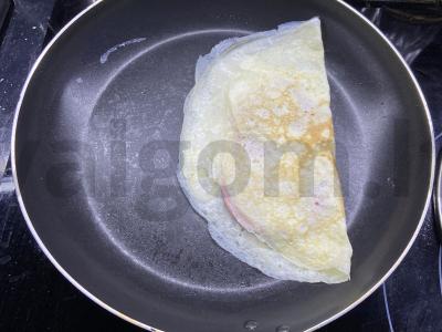 Omleto suktinukas sotiems pusryčiams Žingsnis 4