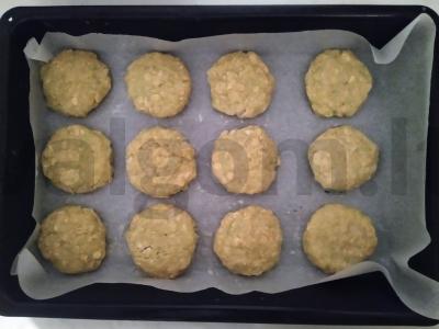 Naminiai avižiniai sausainiai su medumi ir kokoso drožlėmis Žingsnis 2