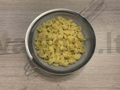 Sveiki makaronai su rausvąja lašiša Žingsnis 3