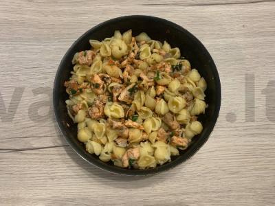 Sveiki makaronai su rausvąja lašiša Žingsnis 4