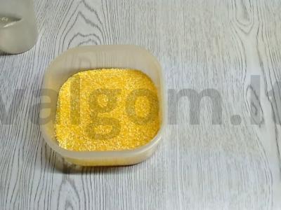 Saldi pieniška kukurūzų košė Žingsnis 1