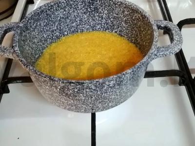 Saldi pieniška kukurūzų košė Žingsnis 3