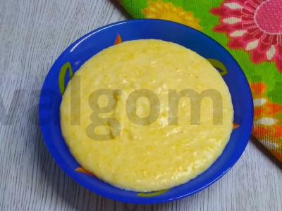 Saldi pieniška kukurūzų košė pagrindine nuotrauka