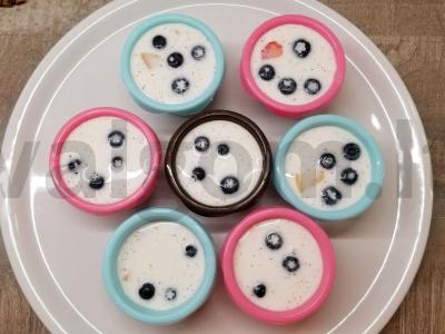 Kreminė želė su vaisiais ir uogomis pagrindine nuotrauka