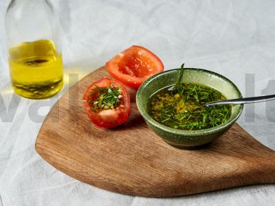 Įdaryti pomidorai su česnakais ir žolelėmis Žingsnis 2