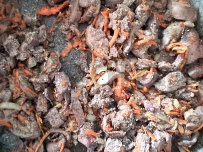 Švelnios vištienos kepenėlės su svogūnais ir morkomis Žingsnis 5