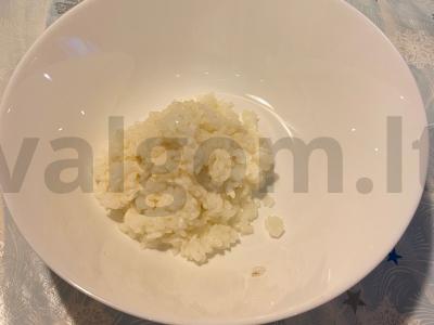 Krabų salotos pietums ir vakarienei Žingsnis 2