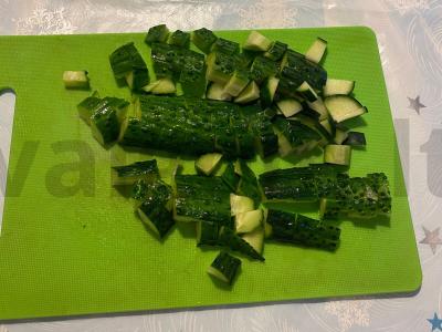 Krabų salotos pietums ir vakarienei Žingsnis 3