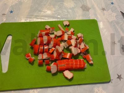 Krabų salotos pietums ir vakarienei Žingsnis 5