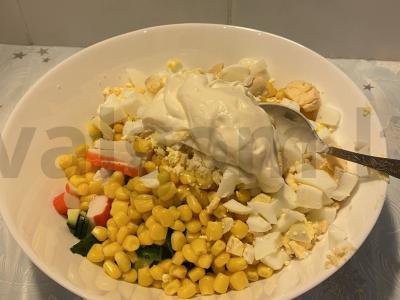 Krabų salotos pietums ir vakarienei Žingsnis 8