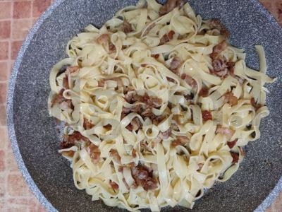 Greitas tagliatelle su šonine Žingsnis 3