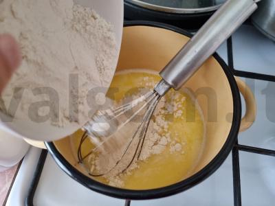 Naminiai profiteroles Žingsnis 1