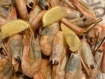 Krevetės su citrina pagrindine nuotrauka