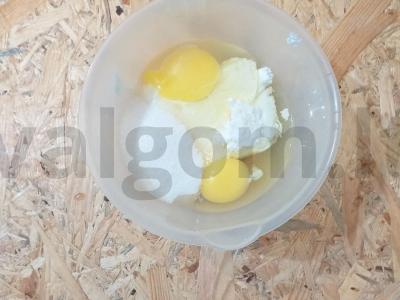 "Blynų" sūrio pyragaičiai Žingsnis 1