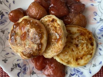 Skanus braškių džemas pagrindine nuotrauka