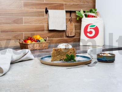Keitiklio pyragas su kriaušėmis multicooker įrenginyje pagrindine nuotrauka