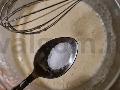 Sveikas varškės apkepas multicooker įrenginyje Žingsnis 4