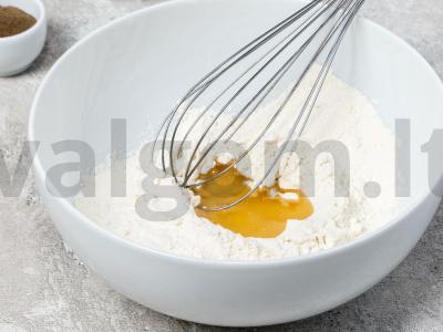 Maistingos "rozetės" su maltos mėsos įdaru Žingsnis 1